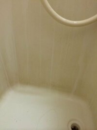 白い浴槽なんですが 底に所々 茶色の斑点が あちこちに あと お湯が張る Yahoo 知恵袋
