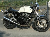 Cb４００を画像のようにカフェレーサー風 ちょっと違うような感じ Yahoo 知恵袋