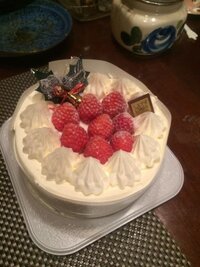 Lawsonのクリスマスケーキ美味しく頂きました みなさんはどこのケ Yahoo 知恵袋