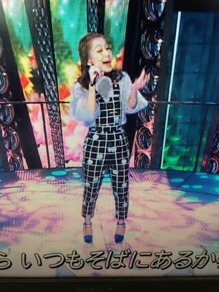 14 15のcdtvの西野カナさんの服のブランドとか売っ Yahoo 知恵袋