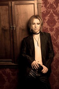 このyoshikiさんのアイメイクの仕方を教えてください ニューハー Yahoo 知恵袋