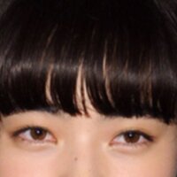 この小松菜奈ちゃんの目のような色素がうすく見えてナチュラルなカラコンを探し Yahoo 知恵袋