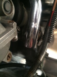 cb400sfこれは冷却水漏れですか？修理可能ですか？ - Yahoo!知恵袋