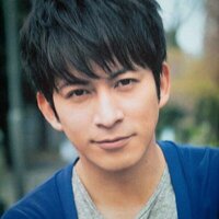 友達にＶ6の岡田准一に似てると言われるのですが岡田ってゴリラみたい 