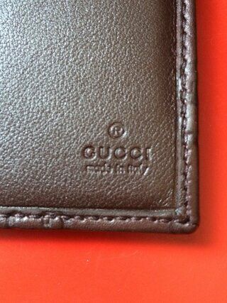 GUCCIグッチ財布の真贋について。楽天のアイゲットというお店で財布を購入 - Yahoo!知恵袋
