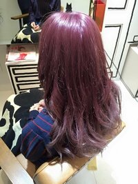 髪の毛が今 茶髪まではいかないくらいのこげ茶色です 画像の暗めの紫の髪色に Yahoo 知恵袋
