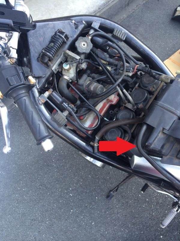 バンディット250Vタンクの取り付けについて今日の日中に