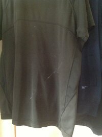 黒い衣類が洗濯後に白く汚れます 黒いｔシャツやズボンを洗濯すると 洗濯前は汚れ Yahoo 知恵袋