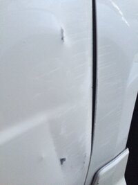 車 傷 タッチペン 失敗しました 泣 車の傷をタッチペンで塗ったら なん Yahoo 知恵袋