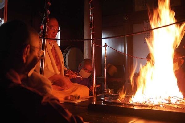 護摩焚きって意味あるの 真言宗とか やっちゃってるけど 火遊び Yahoo 知恵袋