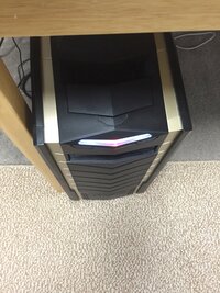 マザーボードを交換したのですがpcケースの上の部分が赤く点滅する Yahoo 知恵袋