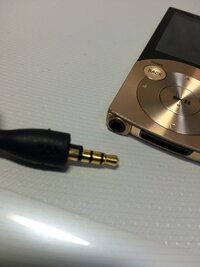 Sonyのwalkmanとイヤホンプラグが合わずにこまっています Yahoo 知恵袋
