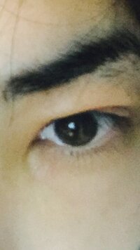 この目は黒目何割見えていますか 9割以上で大きな目に見えるらしい Yahoo 知恵袋