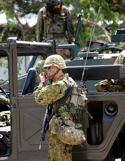 自衛隊の画像のような無線機ってどのような人 役職 階級 が持って 教えて しごとの先生 Yahoo しごとカタログ