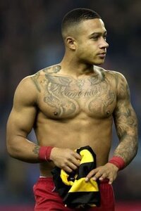 サッカー選手で発達している選手が多くこの赤で囲まれている筋肉の専門的名称を教え Yahoo 知恵袋