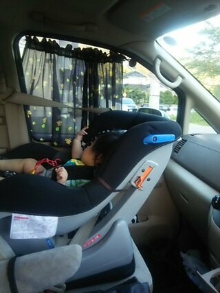 セレナに乗ってます 6ヵ月の赤ちゃんで今まではチャイルドシートを Yahoo 知恵袋