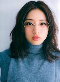 マカｄxのコマーシャルメガネの女性は女優さんですか 名前分かる方教えてください Yahoo 知恵袋