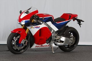 ｒｃ213ｖ ｓ 00万 とデスモセデチｒｒ 800万 って Yahoo 知恵袋