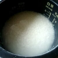 炊飯器でご飯を４合炊く時 水はメモリのどこまで入れるのですか 自分じゃ Yahoo 知恵袋