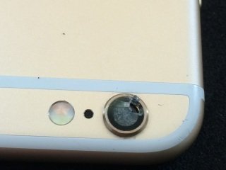 このように割れたカメラレンズでも、通常の写真撮影は問題なく出来る