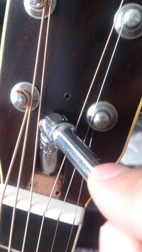 アコギについて質問です。YAMAHAのFG201を久しぶりに触ってみた アコギについて質問です。YAMAHAのFG201を久しぶりに触ってみた