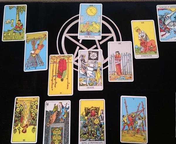 タロットリーディングについて 私と片思いの男性との恋愛について 知り Yahoo 知恵袋