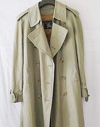 バーバリーのトレンチコートに付いてご質問ですが 下記の写真はメン Yahoo 知恵袋