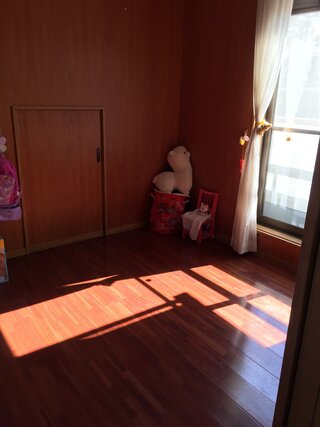 子供部屋が 木の壁で 床の同じ色で くらい感じがします どんな感じで コー Yahoo 知恵袋