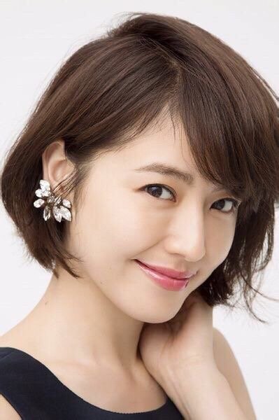 長澤まさみさんがこの画像でつけているピアスを探しているのですが