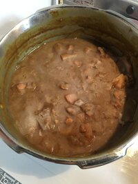 カビでしょうか 油が固まったものでしょうか 昨日の晩に作ったカレーです Yahoo 知恵袋