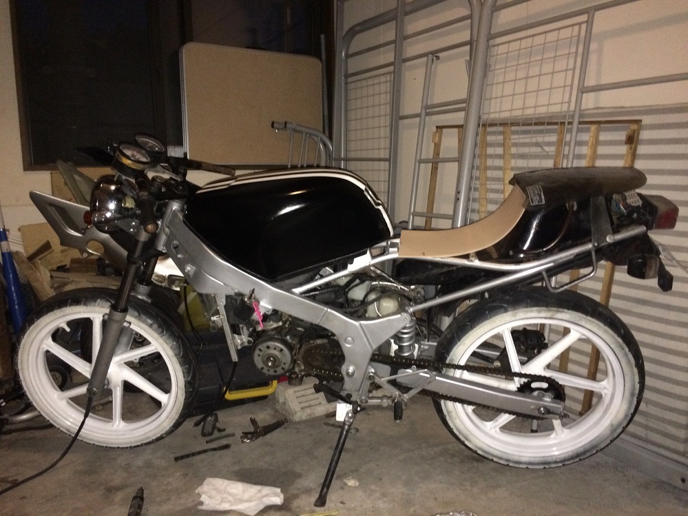 NS1カフェスタイル 以前譲って頂いたns1をカフェレーサー風な見た目にしようと思って