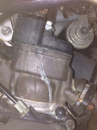 シリンダー内にクーラントが漏れてるようなのですが 何か問題はありますか Yahoo 知恵袋