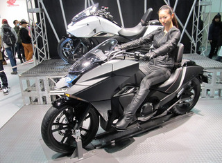 ホンダのnm4というバイクは ビッグスクーター に分類されるバイ Yahoo 知恵袋