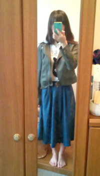 ロングスカートにパーカーをインしているのですが １ロングスカートとパ Yahoo 知恵袋