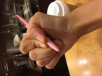 ペンの持ち方について ペンを持つ際 力を入れすぎてしまいます 画 Yahoo 知恵袋