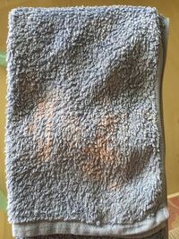 最近 洗濯後にタオルに漂白剤を垂らしたようなシミ というか 色抜けが出ます Yahoo 知恵袋
