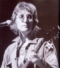 ビートルズ後期のジョンレノンかっこよくないすか 私は 初期 中期のジョ Yahoo 知恵袋