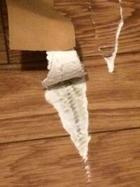 クッションフロアの傷 冷蔵庫を不用意に動かして 床が剥がれて Yahoo 知恵袋