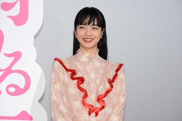 溺れるナイフの大ヒット舞台挨拶で小松菜奈ちゃんが着ていたこの服は Yahoo 知恵袋