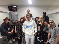 Justinbieberのバックダンサーでブロンドの髪の女性の名 Yahoo 知恵袋