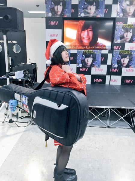 コインあり！！！酸欠少女さユりさん（写真に写っている方）のギター