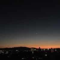 今日18時 三日月の左斜め上にひときわ明るい星が一つ見えました Yahoo 知恵袋