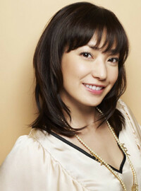 菅野美穂さんは小顔の部類に入ります 女優としては 普通ですかね でも Yahoo 知恵袋