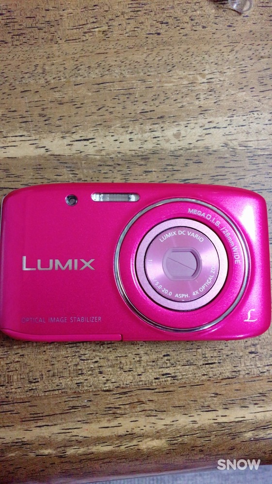デジカメからスマホに写真や動画を転送したいのですが、やり方が分から