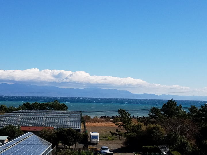 いつもは海の色の境目はないのですが、風の強い日はこのように色