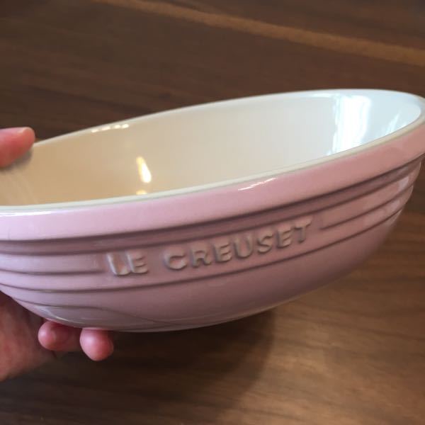 ルクルーゼのこのお皿はオーブンやトースターにかけてグラタンを焼け