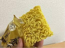 セブンイレブンの商品で質問です 久しぶりに金の麺味噌が食べたくな Yahoo 知恵袋