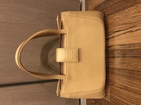 この画像のハンドバッグは本物のジバンシーでしょうか フリマサイト Yahoo 知恵袋