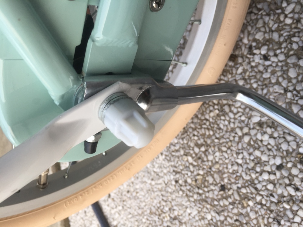自転車 ナット キャップ 外し 方