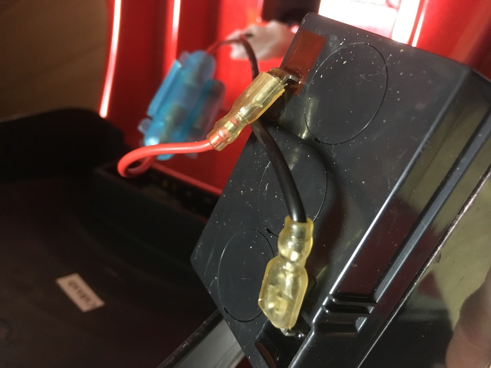 電動乗用玩具のバッテリー交換について。知人からお下がりで子供用の 